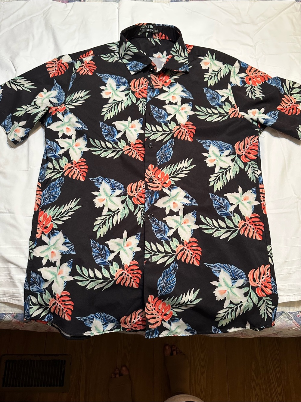 SHEIN Black Tropical Floral Short Sleeve Button-Down Shirt